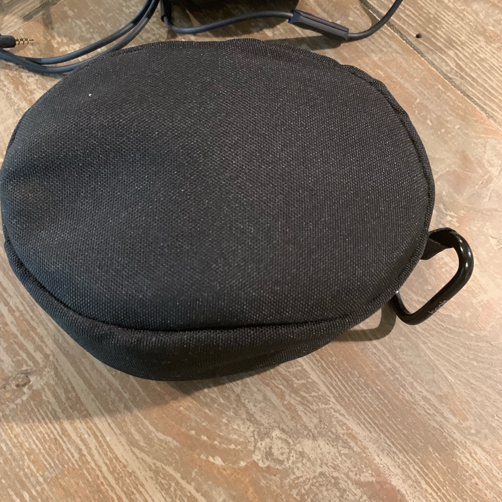 ❌SOLD❌Apple Beats Solo 3 Wireless Headphones Dr - Picture 7 of 8
